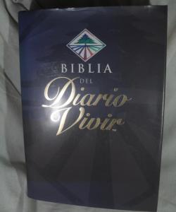 BIBLIA DEL DIARIO DE VIVIR de VARIOS BIBLIA DEL DIARIO DE VIVIR de VARIOS